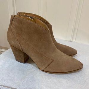 Belle by Sigerson Morrison Yoko ankle booties